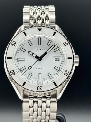 DOXA 799.10.011.10 SUB 200 Whitepearl on Bracelet