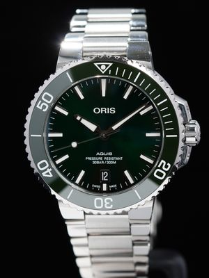 Oris Aquis Date 01 733 7732 4157