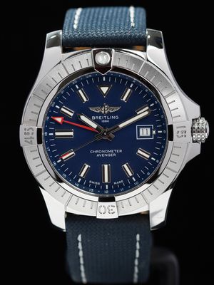 Breitling A17328101C1X1 Avenger 42
